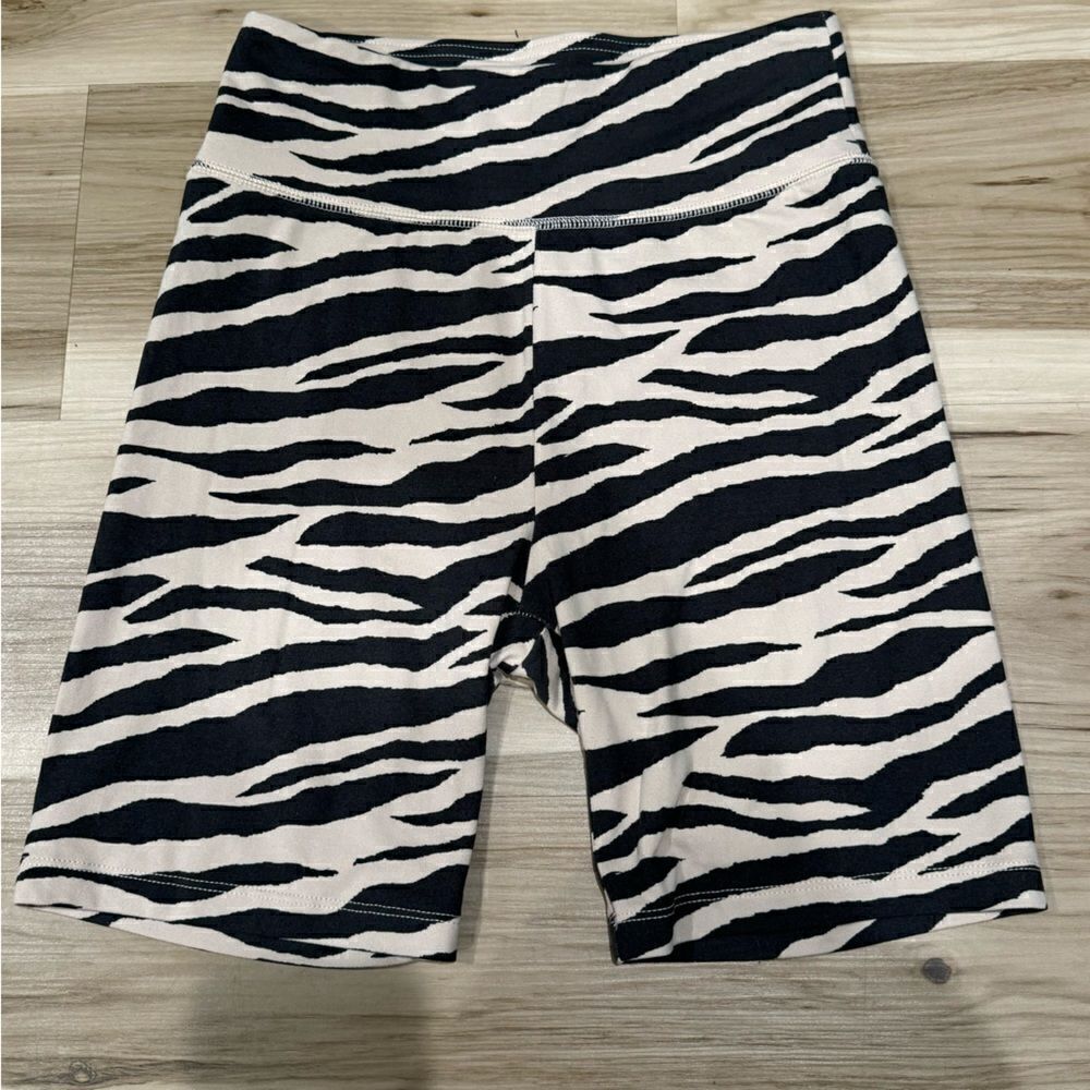 American Eagle Tan Black Zebra Soft Bike Shorts Women’s Small